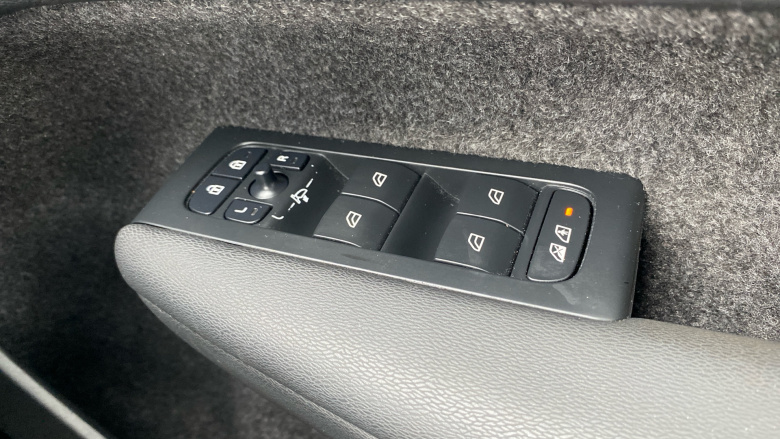 Volvo Xc40 1.5 T5 Recharge PHEV Ultimate Dark 5dr Auto Estate